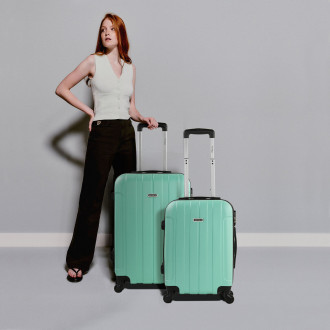 Havel rigid medium suitcases with a capacity of 58 L